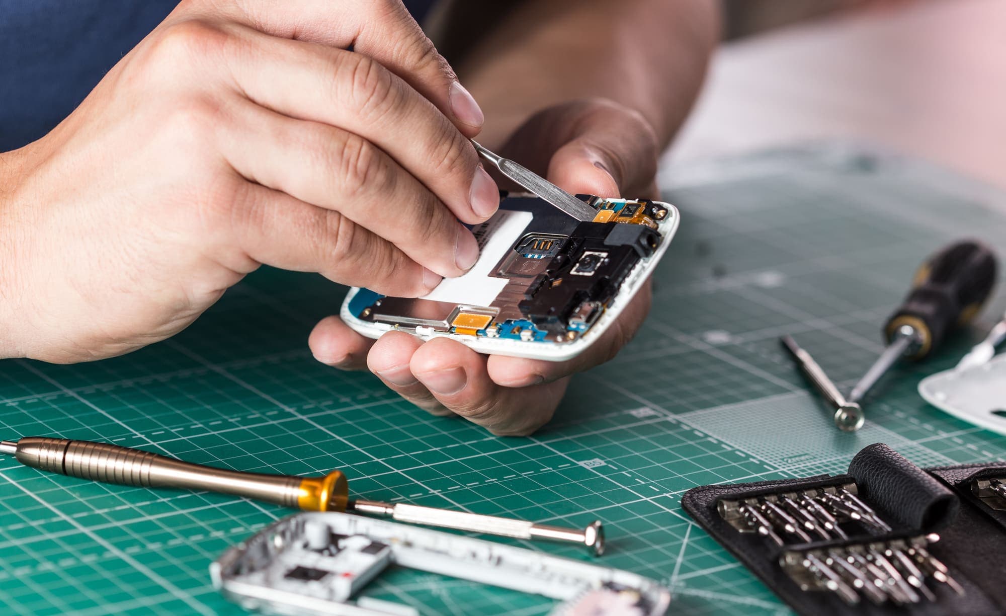 Smartphone opened for repair